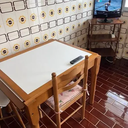 Dentro De Muralla Y Parking Gratuito En Pleno Centro לוגו