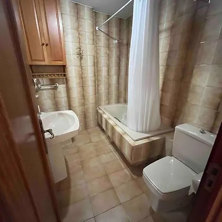 Dentro De Muralla Y Parking Gratuito En Pleno Centro Lugo