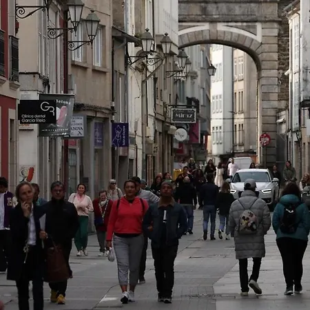 Dentro De Muralla Y Parking Gratuito En Pleno Centro דירה